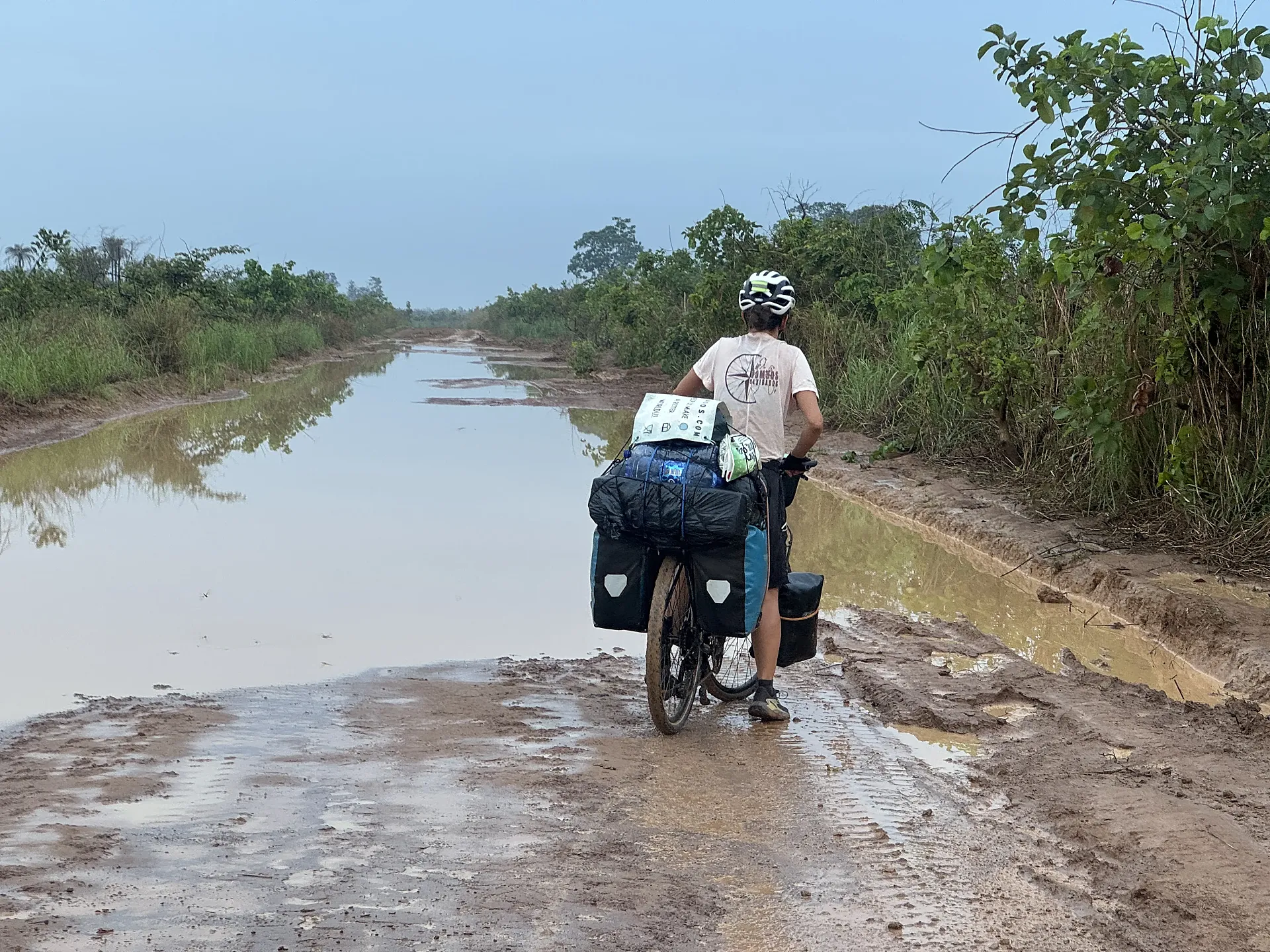Caminos inundados del Congo, hacia Gabón.