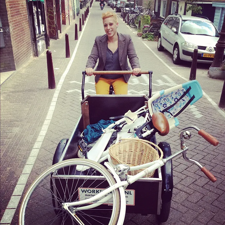 "Existen ahora mismo unos cien fabricantes de cargo bikes en el mundo, y un tercio de ellos están en los Países Bajos" (Ana Castán, Esto SÍ es Ámsterdam)