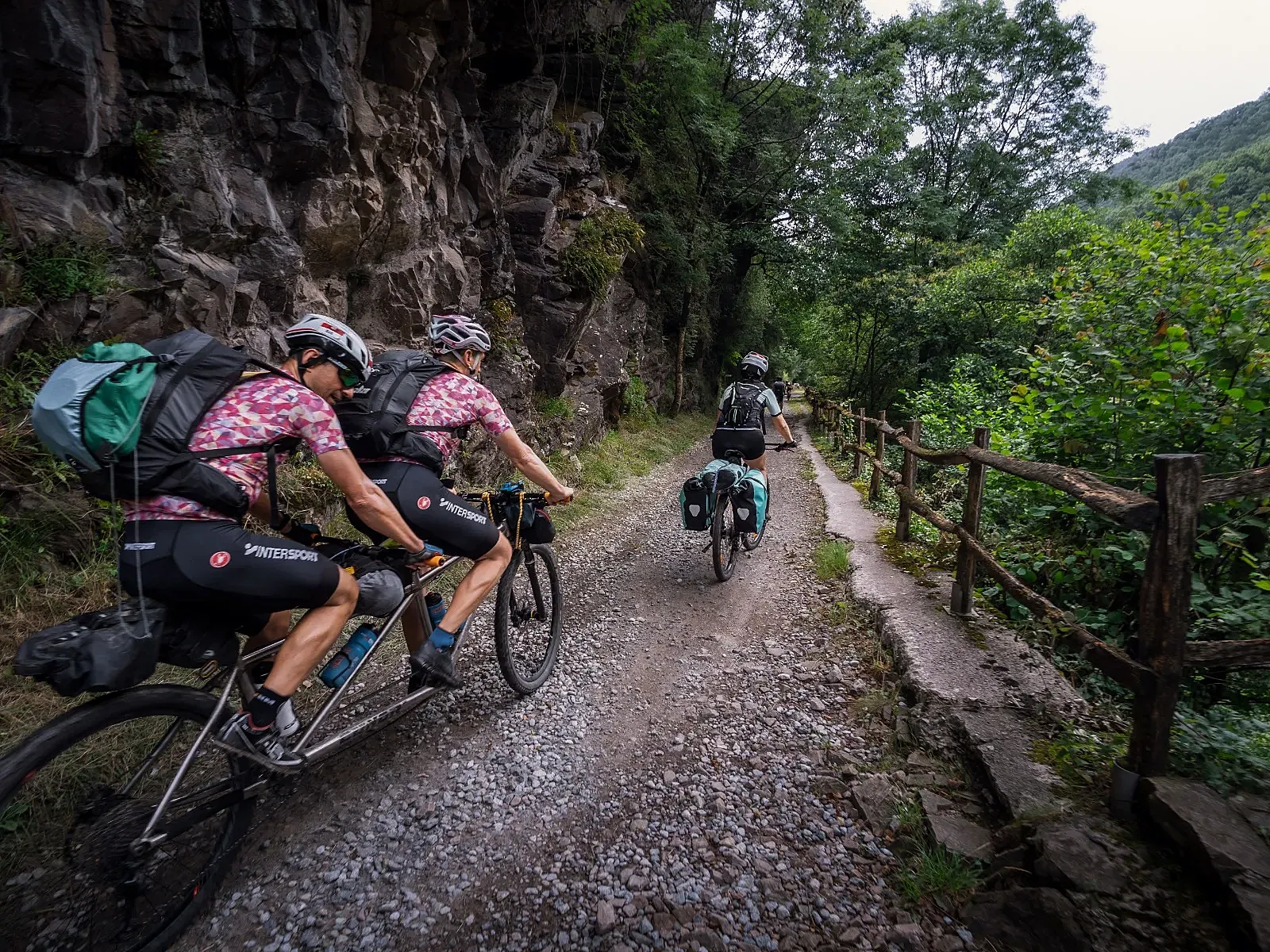 José Pérez Hinojosa es el ganador de la categoría 'Ciclismo en la naturaleza' por su imagen titulada 'Ciclismo inclusivo.'