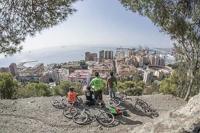 Ruedas Redondas celebra el mes de la bicicleta en Málaga por todo lo alto