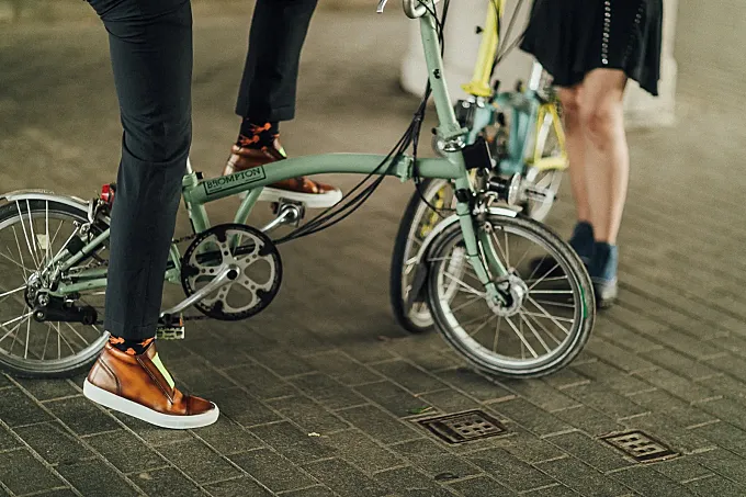 Libertad Avenue: zapatos y bolsos para el ciclismo urbano