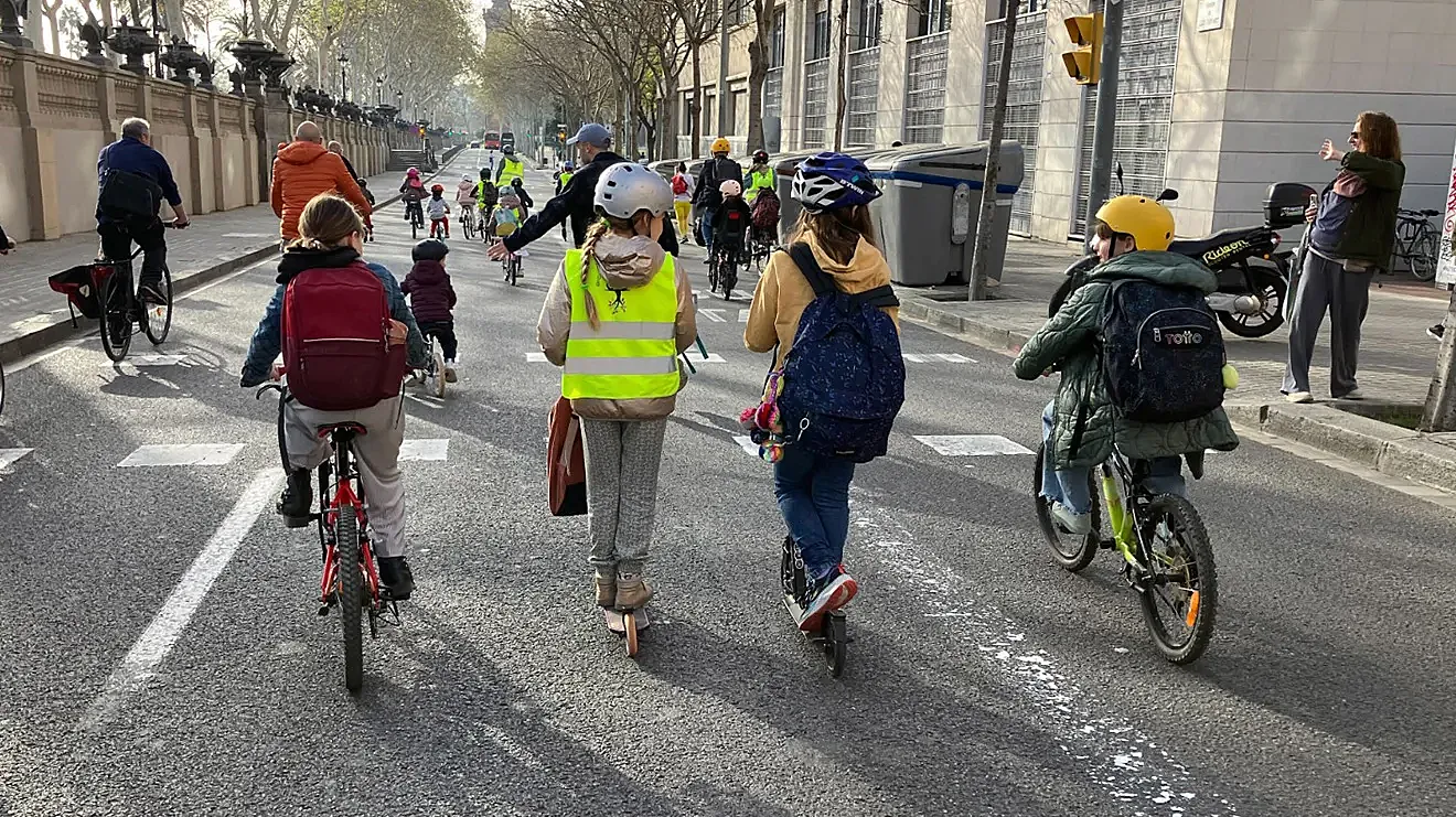 El Bike Bus Acelerator se estrena en Barcelona y le seguirán las ciudades de Lisboa, Viena, Glasgow, Utrecht y Copenhague.