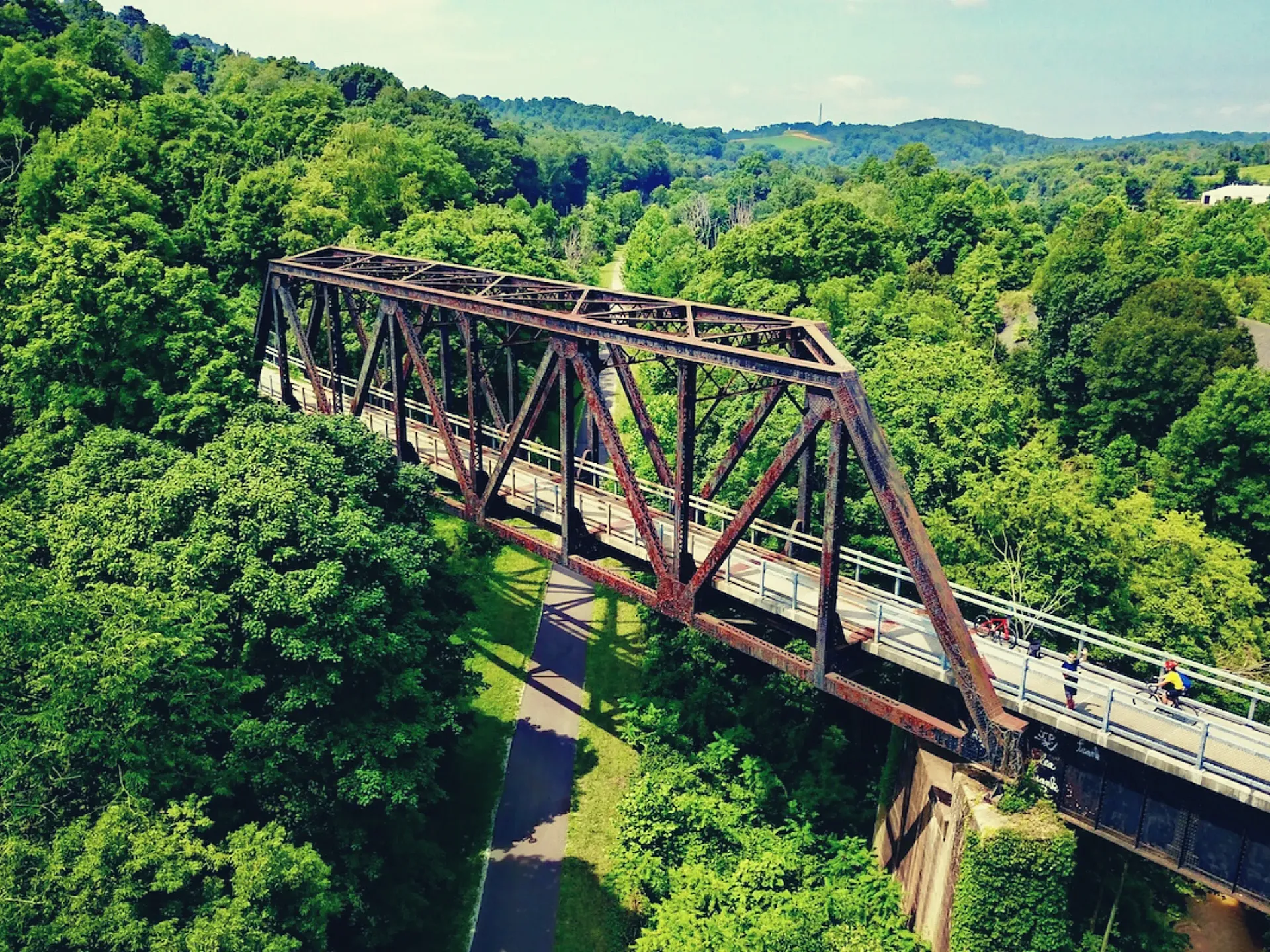 Panhandle Trail, sendero ferroviario en el sur de Pensilvania. (foto: Milo Bateman).