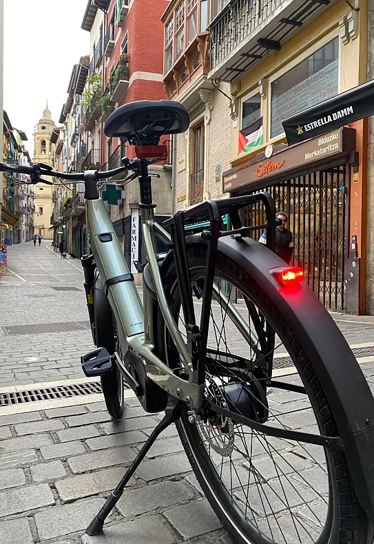 La Charter+4 Nexus 5 Belt 540 Wh Lowstep viene equipada de serie con todo lo que necesitas para tu día a día.