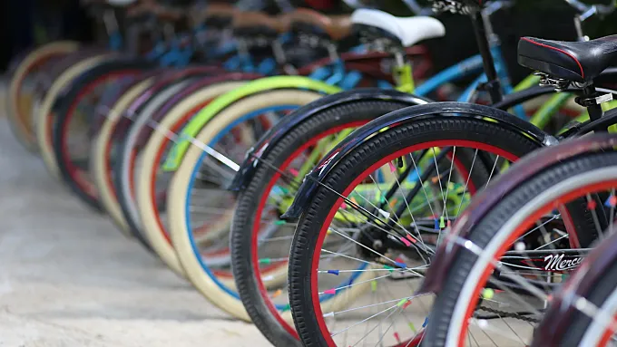 AMBE propone incentivos fiscales para la bici en España: deducciones, IVA y "bicicleta de empresa"