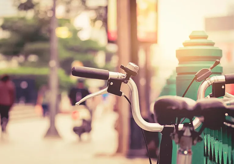 Qué cambia para quienes nos movemos en bici: novedades del nuevo Reglamento General de Circulación