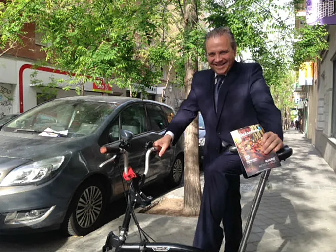 Antonio Miguel Carmona: “La bicicleta no debe circular entre coches y peatones”
