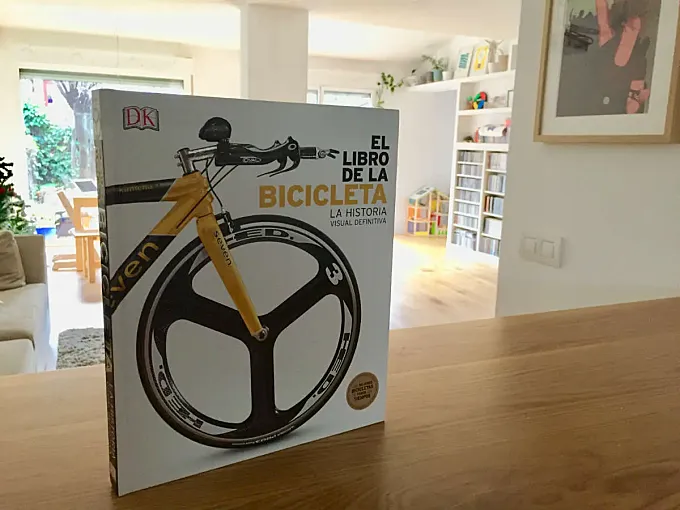 El libro de la bicicleta: imprescindible para los amantes de las bicis
