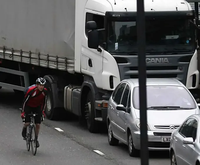 Londres prohibe circular a los vehículos pesados más peligrosos