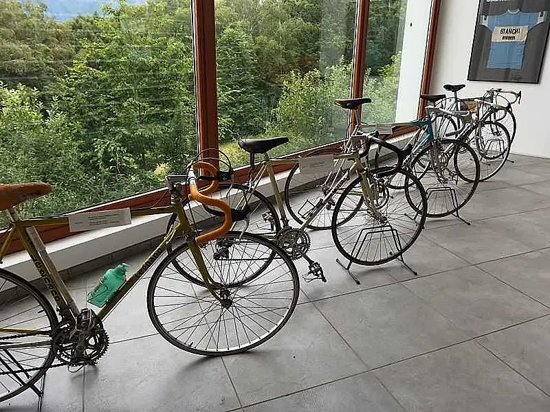 El Museo del Ghisallo alberga bicicletas y objetos de todas las épocas del ciclismo.
