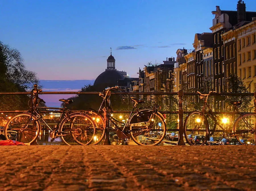 Bicicletas en Amsterdam (foto: JoiseyShowaa).