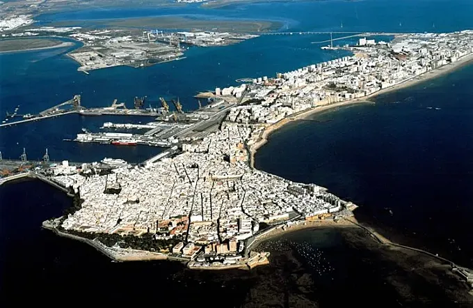 La vía ciclista de la Bahía de Cádiz será una realidad