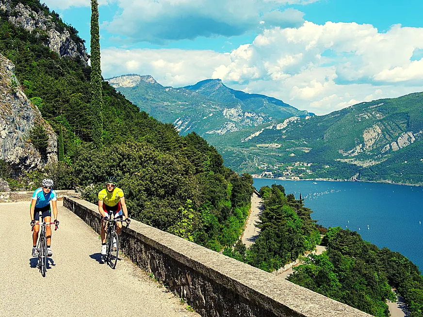 ¿Te imaginas recorrer el Lago Garda en bicicleta? Puede ser posible antes de 2030.