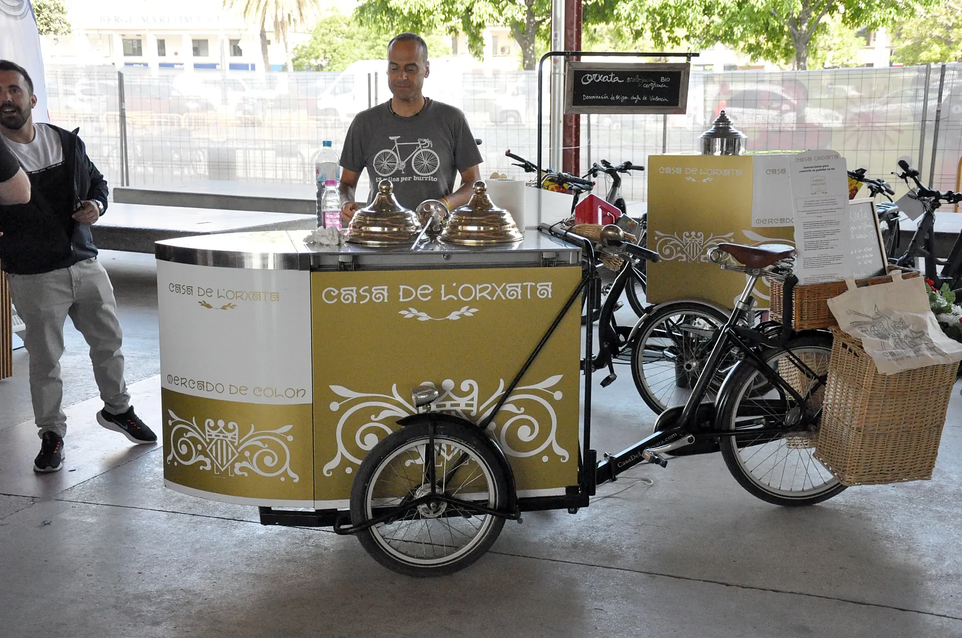 La mejor horchata del mundo estará en Ciclosferia. Busca la bici de Casa Orxata.