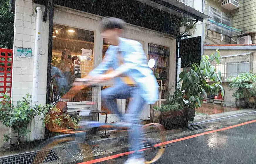 Consejos para pedalear bajo la lluvia.