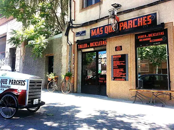 Adiós a Más que parches, una de las tiendas con más encanto de Madrid
