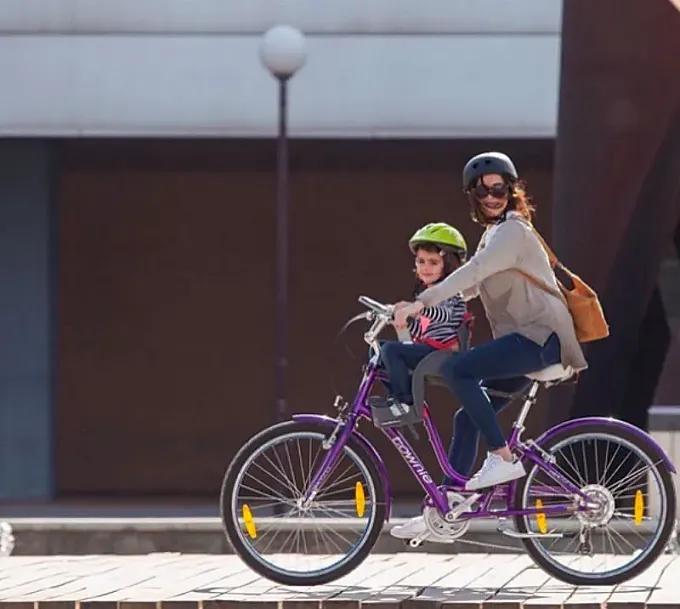 Al colegio en bicicleta: los mejores descuentos en sillitas infantiles