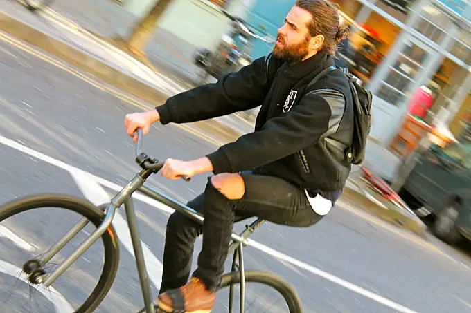 Seis buenas razones para ir al trabajo en bici