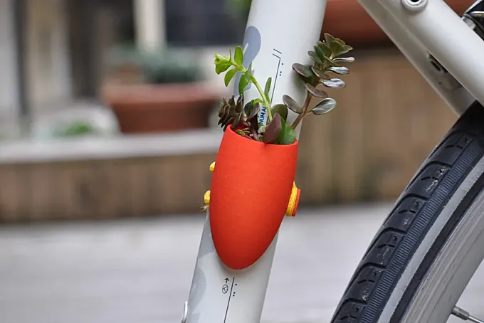 Wearable Planter: macetas ciclistas