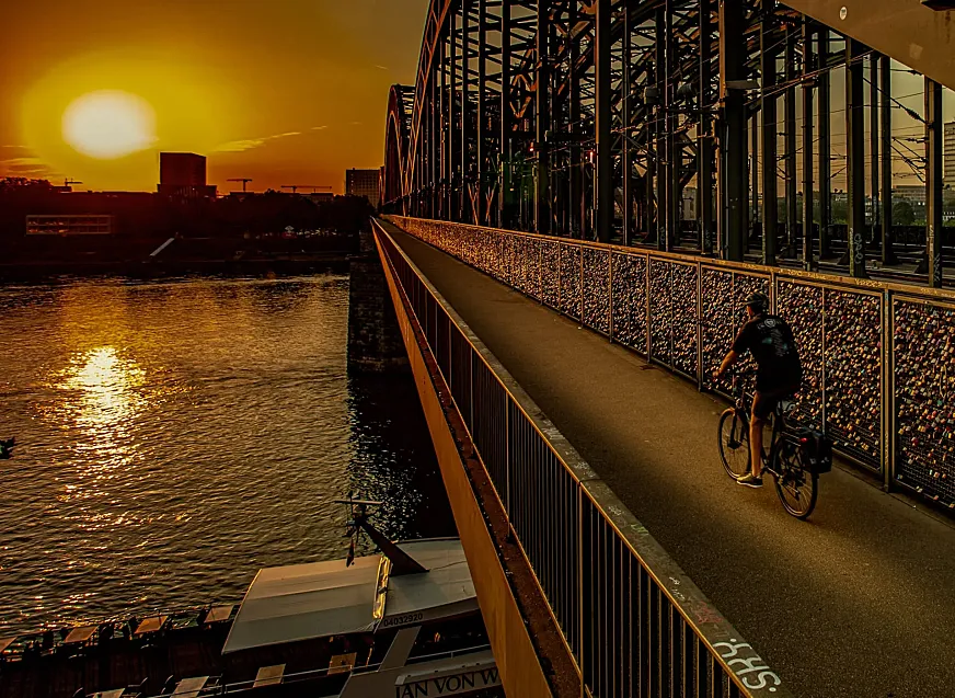 'Buscando la luz', de Lydia Martin Camdeleda, mejor fotografía de la categoría 'En bici por la ciudad'.