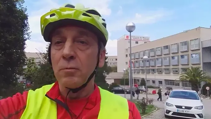 Alfonso Palomo, trabajador de una residencia: “La bici es una liberación en estos momentos”