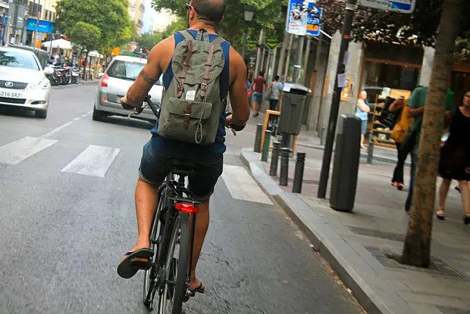 Los ciclistas respiran tres veces más contaminación que los peatones