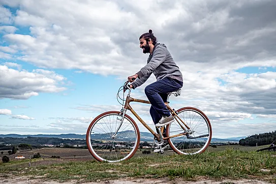 Es fácil ver muebles y elementos decorativos de bambú, no tardará en ser muy habitual en el ciclismo.