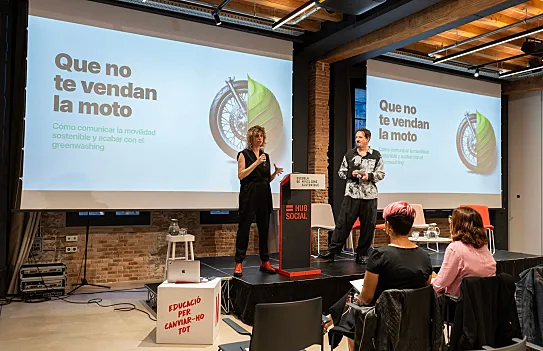 Vanessa Maxé y David Balbás son los creadores de la Escuela de Movilidad Sostenible.