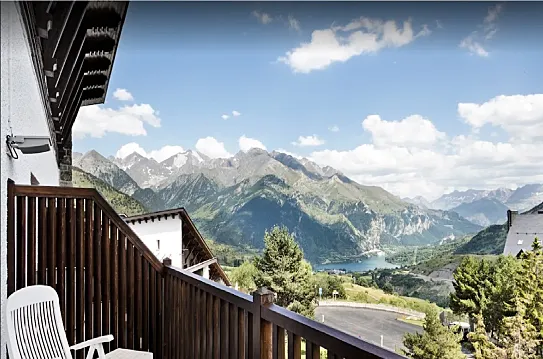 Vistas desde la terraza del SNÖ Formigal.