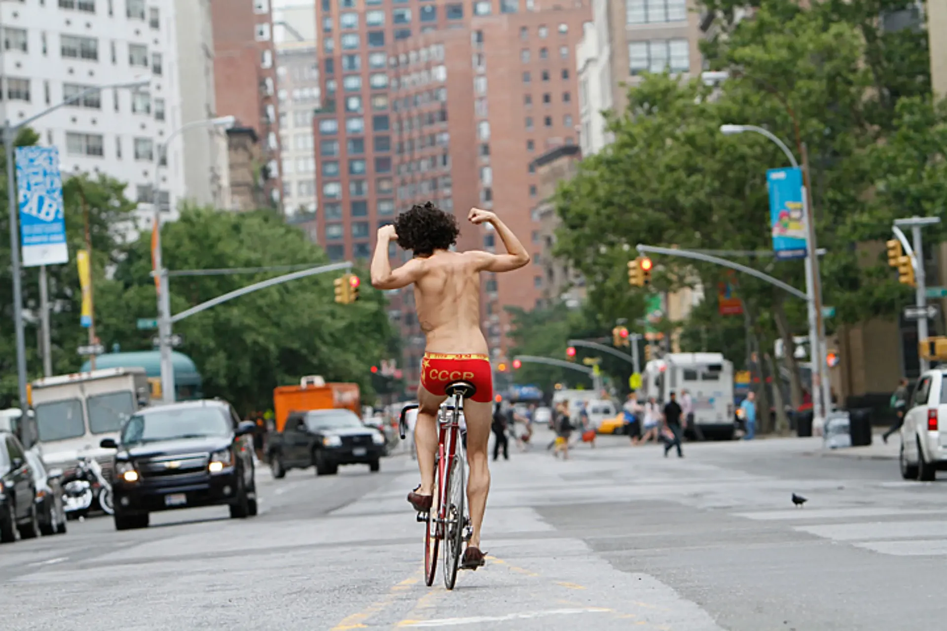 Poéticas, realistas o, incluso, cómicas: Fleming mostraba distintas realidades del ciclismo urbano en Nueva York.