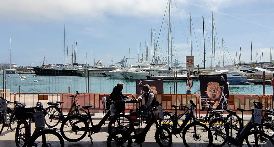 "La bicicleta tiene mucha cabida en Valencia, con casi 200km de carriles bici" (Antonio García, Valencia Capital Verde Europea)