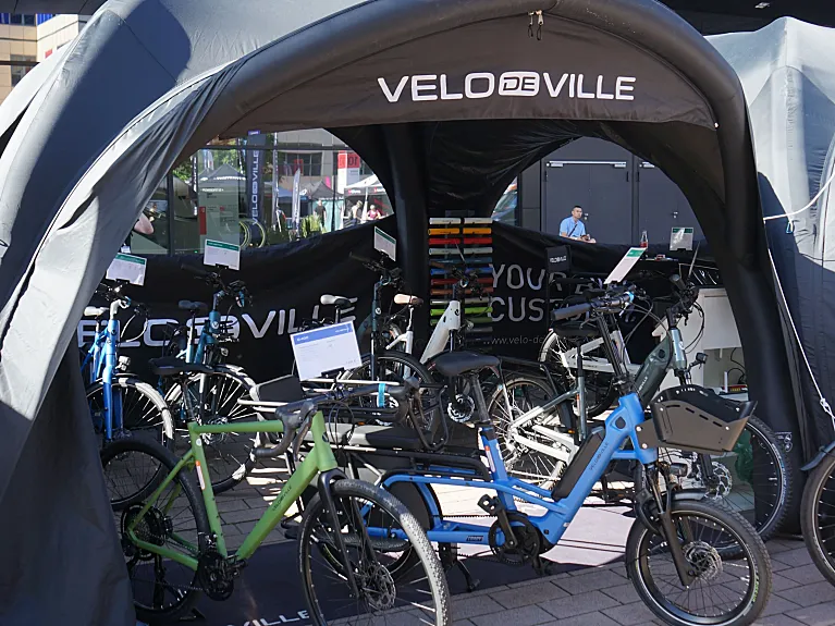 Velo de Ville arranca su gira de presentación para adelantar en exclusiva la gama 2027