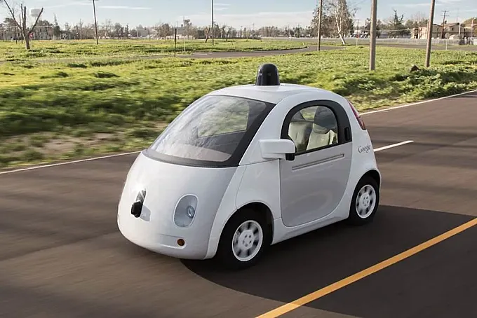 El coche autónomo de Google interpreta las señales de los ciclistas