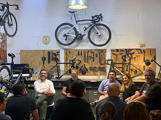 Presentación de "Landismo" en Viva Bicicletas, Madrid.