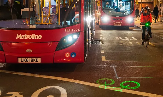 Todas las bicicletas públicas de Londres llevarán Blaze Laserlight