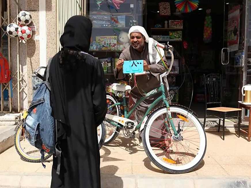 “Una película sencilla y delicada que abre una ventana inédita a la vida cotidiana en Arabia Saudí” (Peter Bradshaw, The Guardian)
