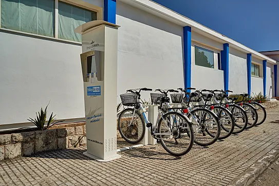 Bicicletas en el Parador de Benicarló.