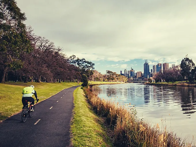Melbourne (Australia): multas de más de mil euros a los ciclistas por circular a más de 10km/h