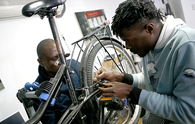 La Bizieskola de Arrigorriaga y Bilbao, premiada por la Cadena SER por su labor de integración social