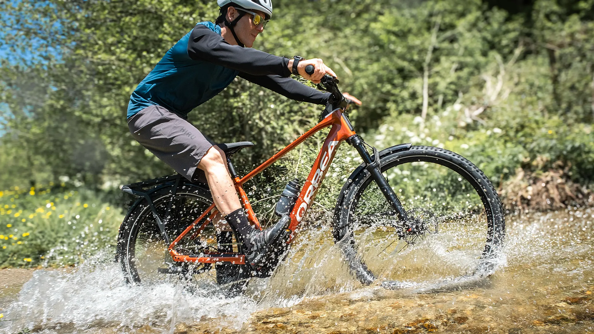 La Orbea Kemen tiene también una versión ADV más orientada al campo y la aventura.