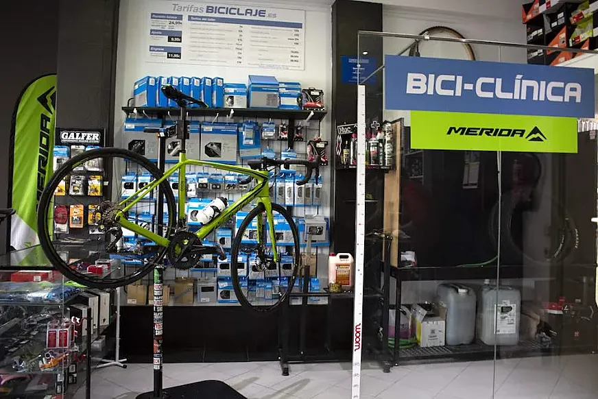 Biciclaje, en Alcorcón, es al mismo tiempo tienda de bicicletas nuevas y de segunda mano, además de taller.