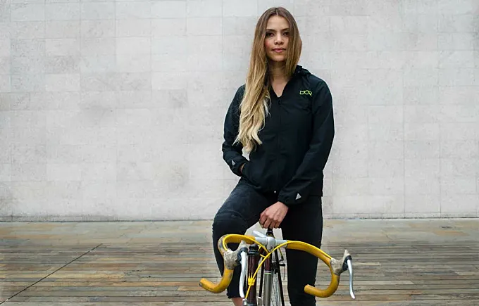 MOVA: la marca colombiana entrega su nueva chaqueta con una fiesta ciclista en Bogotá