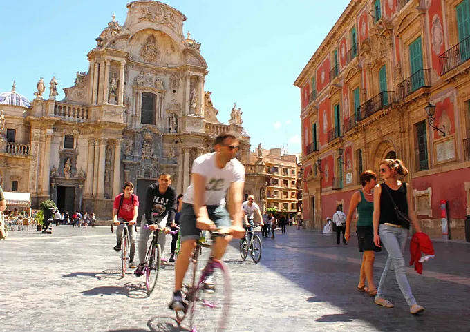 Murcia en Bici le presenta al alcalde diez demandas para mejorar la movilidad