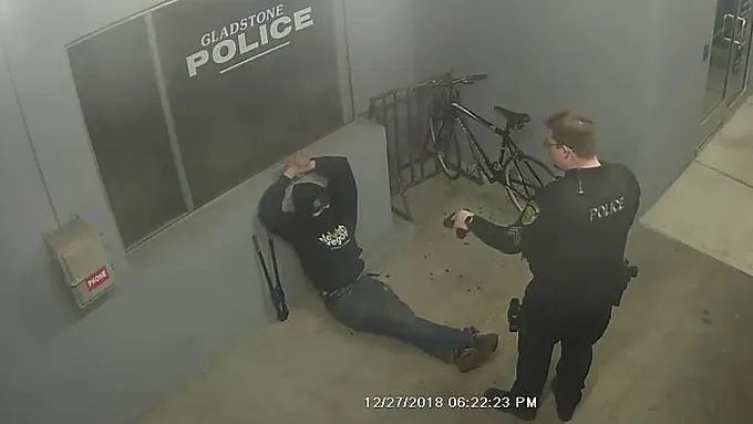 Intenta robar una bici… ¡en una comisaría!
