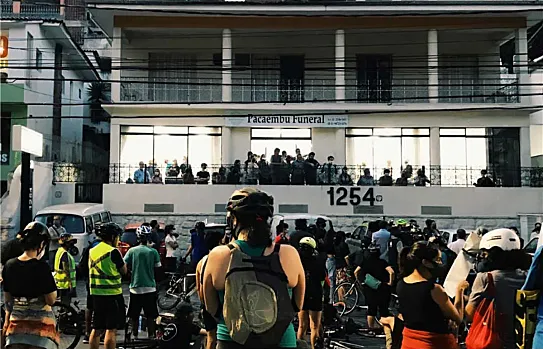 Homenaje a Marina Harkot en Sao Paulo, donde fue atropellada mientras iba en su bicicleta.