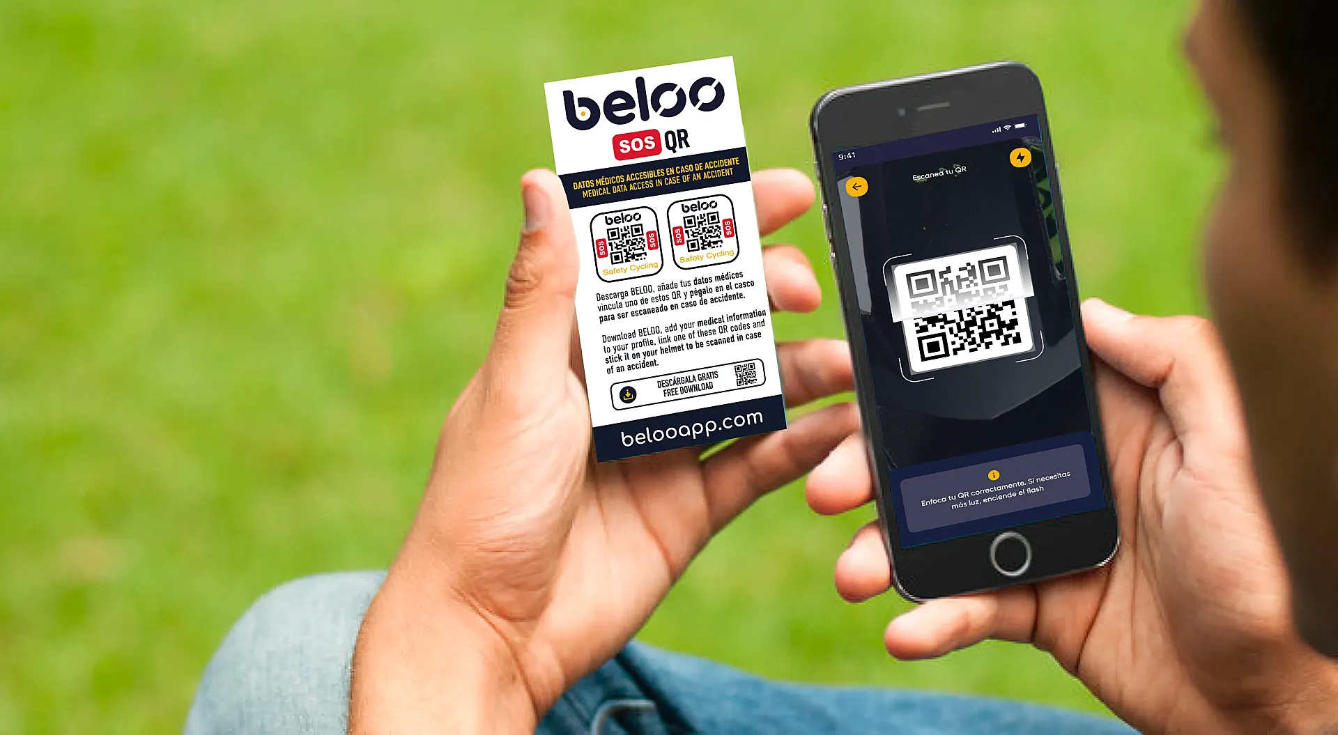 Un sencillo código QR con todos tus datos adherido al casco.