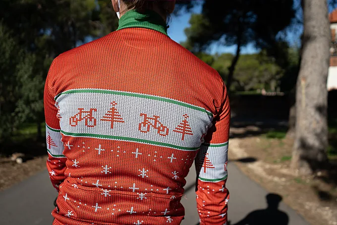 Castelli celebra la Navidad... ¡con un maillot muy especial!