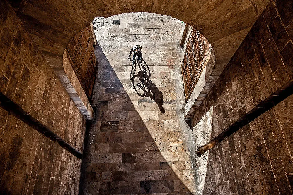 Óscar Emilio Barrera se llevó el premio a la mejor fotografía en la categoría Ciclismo Urbano con esta fantástica imagen.