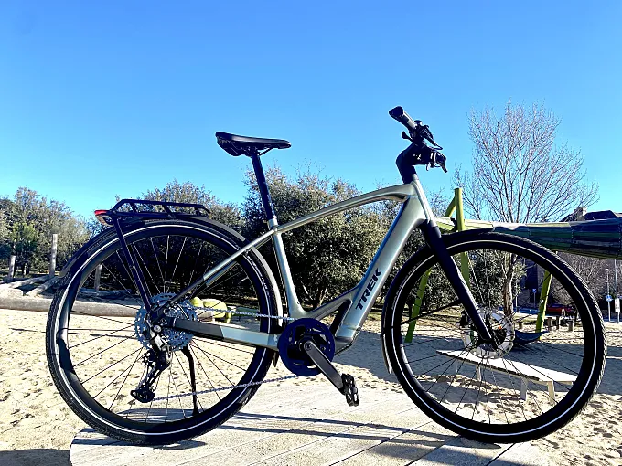 Prueba de la Trek FX+ 7: la bicicleta eléctrica que no parece una eléctrica