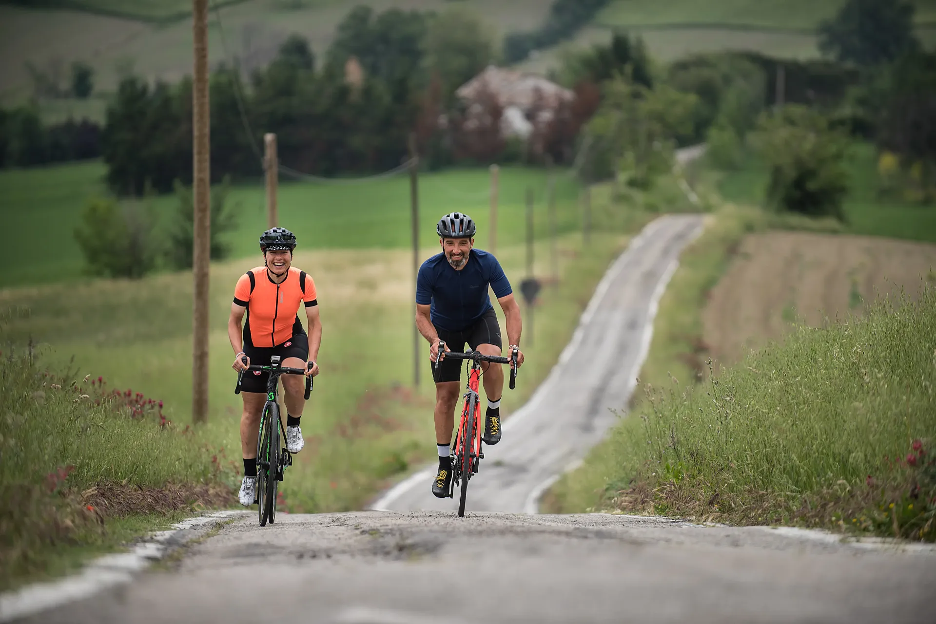 Las carreras ciclistas populares se cuentan por decenas, pero el planazo es hacer cicloturismo sin prisa.